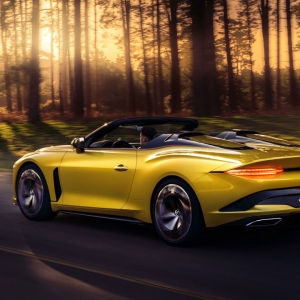 Jak wysokowydajne smary PFPE rozwiązują wyzwania związane z projektowaniem motoryzacyjnym